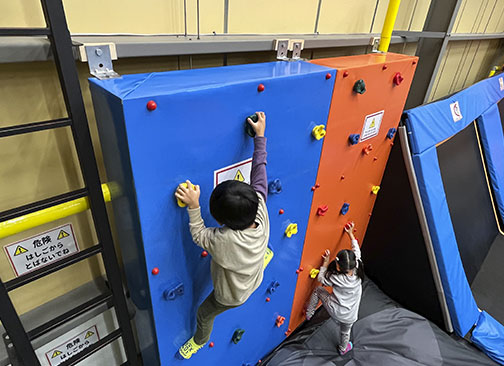 ボルダリングウォール