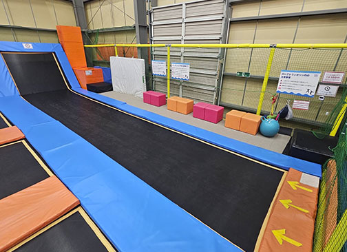 ロングトランポリン